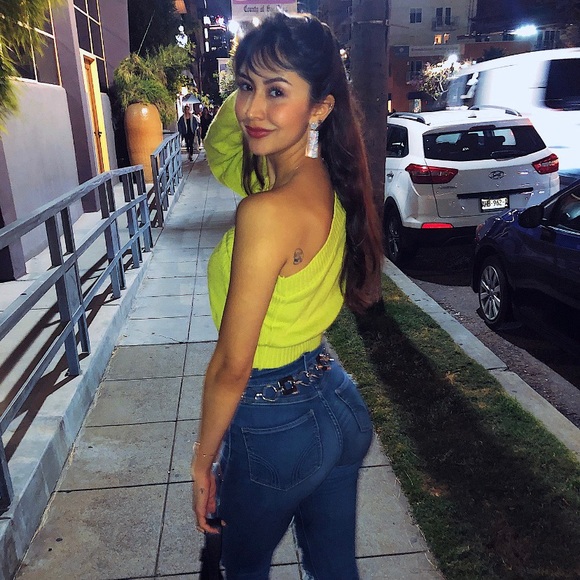 Meet your Posher, Zayra - Picture 1 of 1